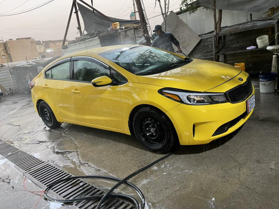 كيا فورتي موديل 2018 
وارد امريكي محرك 2000 دوش 
كير بلادي at المرغوب  

حادث الدعامية الامامية + شخط ب الجاملغ الخلفي الايمن راجع بارد موضح بصور  بدون ايرباك 
السيارة نص فوول شاشة كامرة نضام ايكو تحكمات ستيرن …
رقم وسنوية وهزة جدد قبل يومين جددتهم باسمي رقم بغداد الجديد 
صدر تايرات تبريد تدفئة كلشي جاهز السيارة جاهزة وكبل للشارع 

السع.ر 128 بيها مجال للشراي
العنوان بغداد الجديدة حي الخليج 
***********
