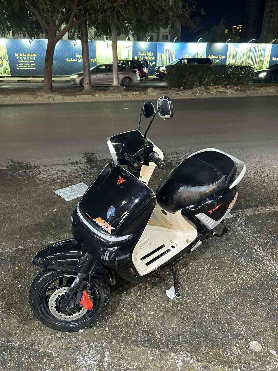 دراجه شحن  Max بطاريه ليثيوم  الكبيره مو صغيره ضمان 5 سنوات بل بطاريه  جديده استعمال 4 اشهر دراجه جديده وكلشي بيها شغال تمشي 99 تقفل تشغيل عن بعد مثبت سرعه 3 سرعات بيها   نظام البك وبصميتين 
السعر / مليون وبيها مجال . 
للتواصل واتساب *********** مكاني بغداد حي الجهاد
