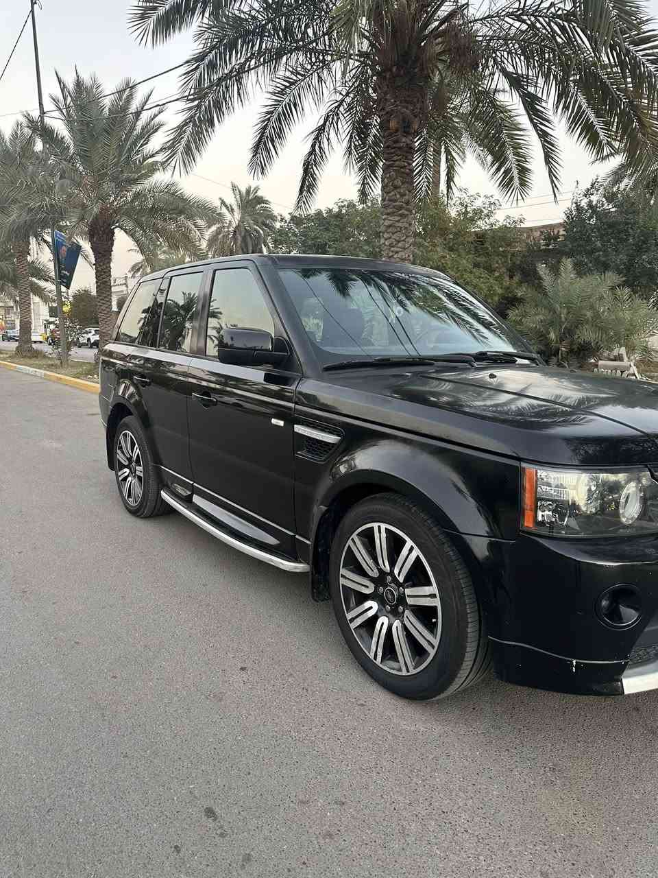 السلام عليكم للبيع رانج روفر موديل 2013 ماشيه 60000 ميل وارد امريكا حادثها موضح بالصوره بيها 4  صبغ مع جراد بالبنيد والقماره  داخلها نضيف  محرك hsc المرغوب بدون سوبر محرك كير صدر كله تمام السياره جاهزه من كل النواحي نواقصها بسيطه  كير محرك تبريد مكينه بلاديه 
1- جكات هوائيه تصعد وتنزل
2- سلايد 
3- كامره خلفيه 
4 مقاعد تدفئه ستيرن تدفئه 
5- داخل جلد  كلش نضيف بس ضربه بالكشن الخلفي
6 - تبريد قطعتين ثلج 
7- جنطه كهرباء 
8- دخول ذكي 
9- سستم صوت هارمن كاردون
10- محرك 8 سلندر ممفتوح وبدون تجفيت 
11- مانع انزلاق وانضمه قياده متعدده 
وبعد هوايه مواصفات 
 السعر  ب 128  وبيها مجال 
السياره باسمي رقم بغداد للاستفسار الاتصال على ***********
