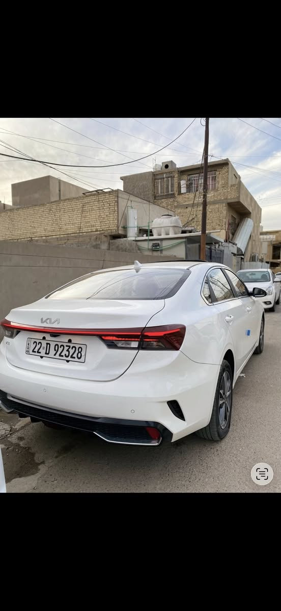 السلام عليكم للبيع K3 2024  مكفولة كفاله عامه حته من البارد والشخط السياره فول مواصفات فتحة وبصمة وحساسات امامي خلفي وفتح الصندوق عند الاقتراب وكشنات جلد ودخول ذكي وترحيب ومري شفط السياره جاهزه وجديدة السعر 146 
عنواني بغداد حي الاعلام او الكرادة ***********
