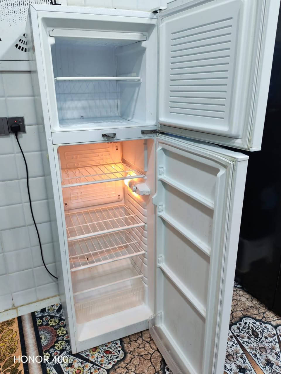 سلام عليكم
ثلاجه نظيفه جدا
تبريد ثلج
حجم 14 قدم
السعر 225
للاستفسار / ***********
