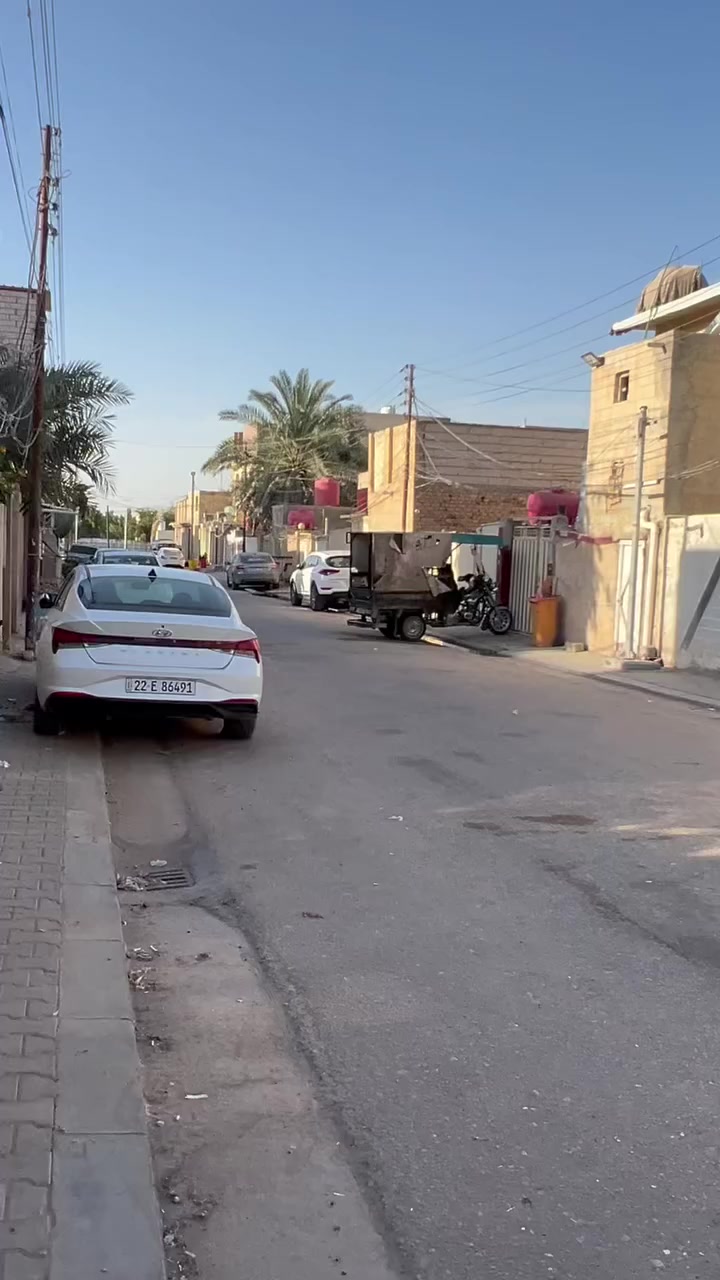 السلام عليكم
بيت حي المكرمه قرب السوك منطقه جدا راقيه
المساحه ١٠٠ متر. 
طابقين شيلمان بناء نضيف جدا
الطابق الارضي غرفه استقبال مطبخ وصحيات
الطابق الثاني ٢ غرف نوم وصحيات
للبيع فقط
للاستفسار

***********
