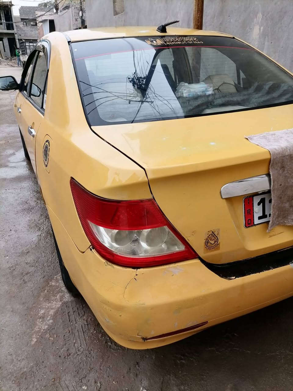 سلام عليكم  بي وايدي للبيع موديل11
رقم بغداد انڪليزي السياره مكفوله السعر 45وبيه مجال 
رقم.. ***********
