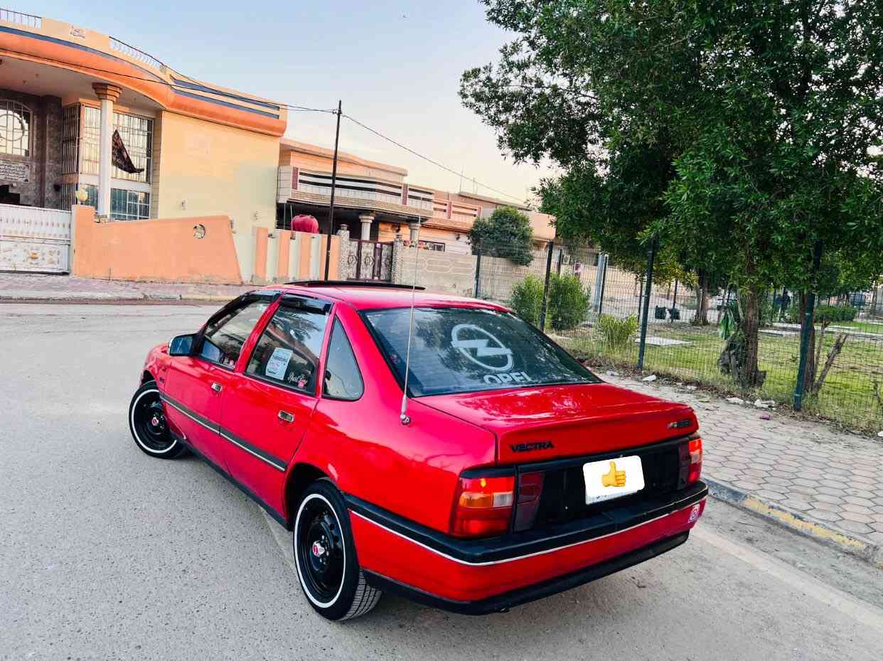 للبيع اوبل 92 محرك 1800 سنويه لل27 صبغ حزام بدون ضربه فقط جماليه  تبريد بلاد ❄️ كير محرك حداديه تخم تاير باتري كله جديد سدر خلفي امامي جدي كهربائيات شغاله سياره جاهزه مال جناي  مكان واسط الزبيديه رقم الهاتف ***********/***********
