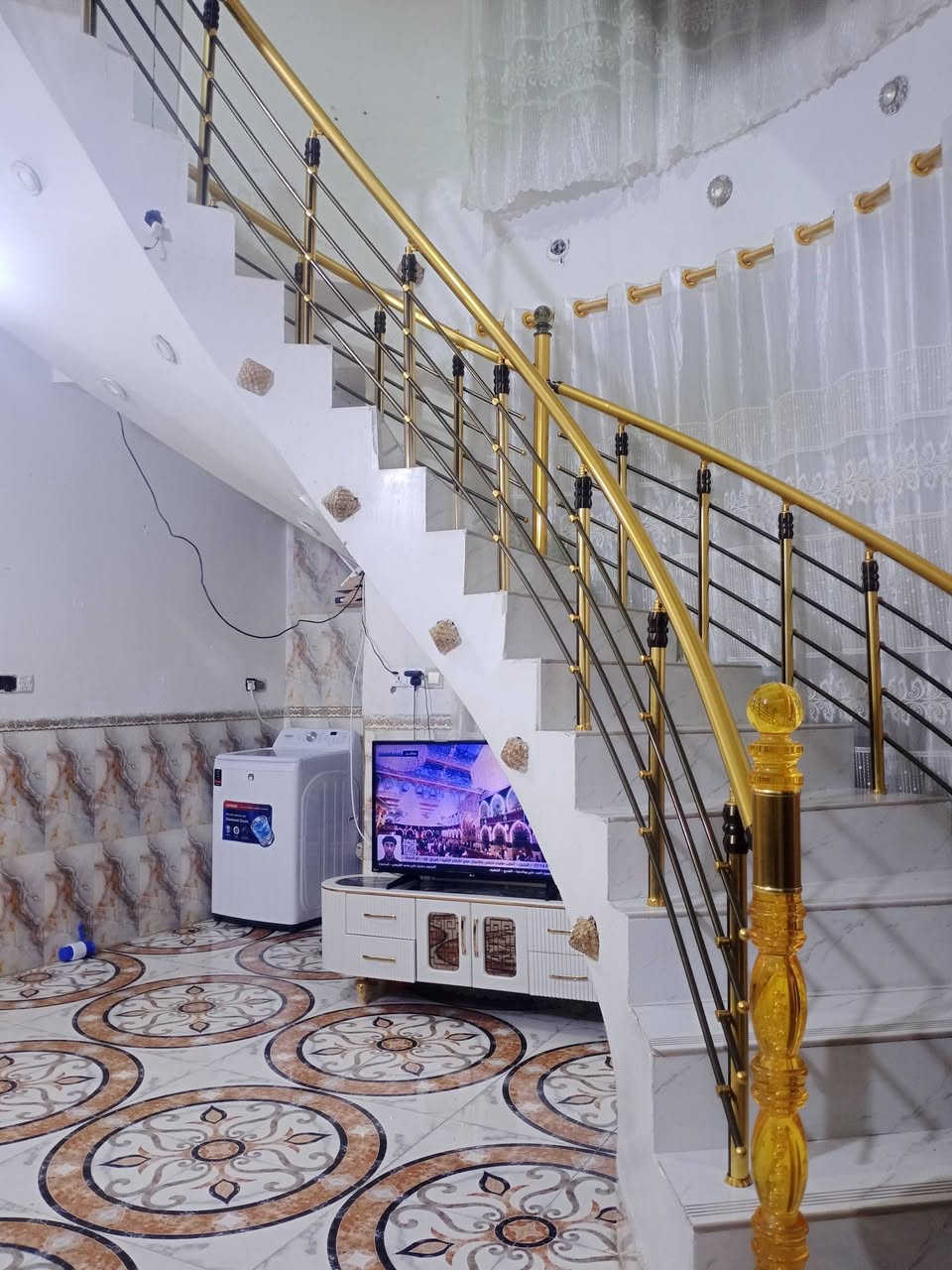 🏠مكتب الامين للعقار🏠
يعلن مكتب الأمين للعقار عن بيع دار مساحته
140 متر  مربع منطقة الخاجية توزيع القضاة
شارع 20 الواجهة 7*20
يتكون من 3 طوابق
🔹الطابق الاول يحتوي على غرفة نوم ومطبخ وصالة وهول ومجموعة صحية داخلية وخارجية
🔹الطابق الثاني يحتوي على غرفتين نوم و هول ومجموعة صحية
🔹الطابق الثالث يحتوي على غرفتين نوم ومجموعه صحية
🔸سنة البناء 2020

للاستفسار الاتصال على مكتب الامين للعقار
الكوت شارع دور العمال مجاور مجمع احمد التميمي.. على الهواتف

***********
***********

