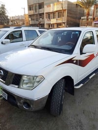 نيسان نيفار 2014 مكفولة من الصبغ بيهة بس شبر باردرقم انكليزي جديدكير ا...