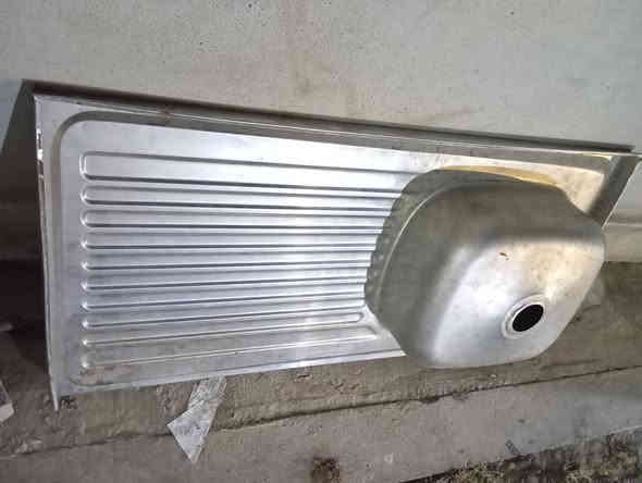 سينك حوض واحد 
مع بواري قفلو 10
سعرو 10نهايتو 
العنوان موصل جانب الايمن حي زياده قرب مول تيم مارت 
***********
***********
