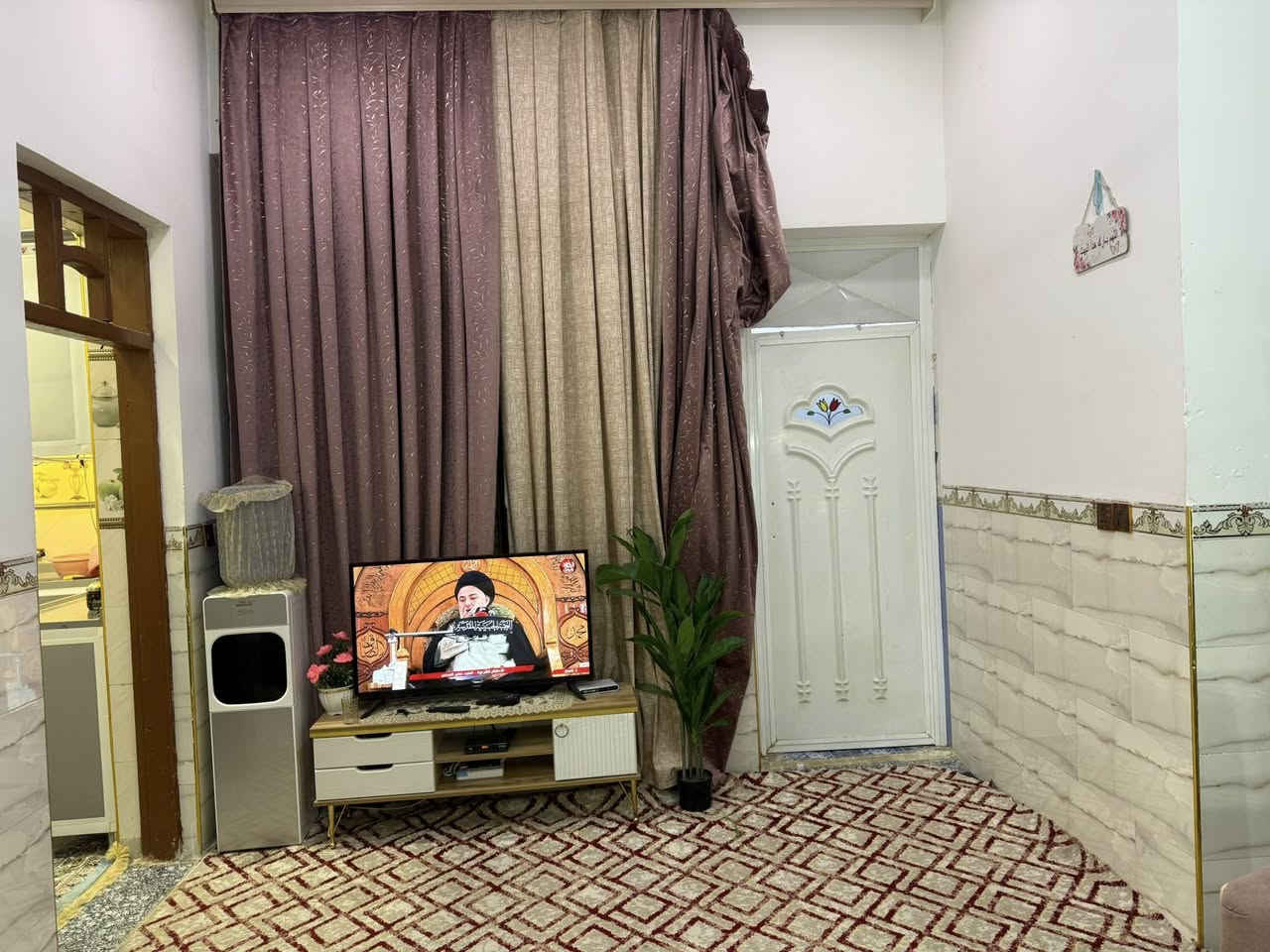 دار سكن طابو صرف في حي ( الكرار ) 
امام ساحة ( خظراء ) 
مساحة ١٥٠ م 
بناء طابوك - صب كونكريت 
صحيات داخلية + خارجية + غرفتين نوم 
بناء ( درجه اولى ) 
تحويل ( مباشر ) - خدمات - ماء - كهرباء 

للاستفسار مراجعة مكتب ( غيدان ) للعقار  
واسط - الزبيدية - مقابيل حي ( الصناعي )  
***********  
*********** محمد سيد غازي
