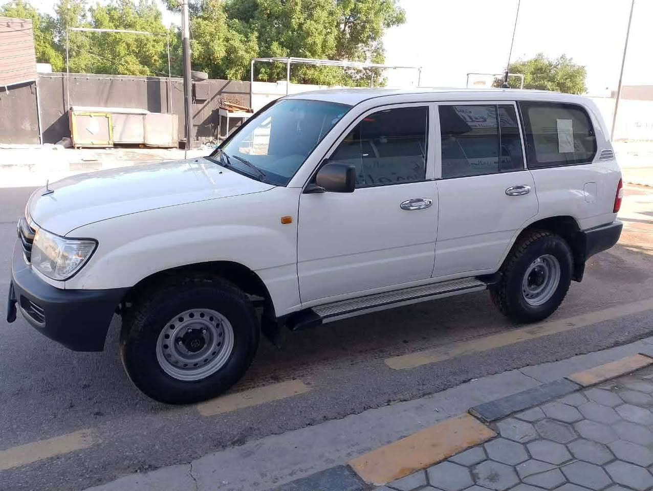 السلام عليكم مونيكا موديل 2000 بيه قطعتين صبغ بدون دوخل سونار موجود بانزين بيه منضومه غاز 80لتر كير عادي فور ويل شغال بسمي *********** وتساب تبريد تدفه المكان نجف ١٣٢ وبيه مجال بصيط
