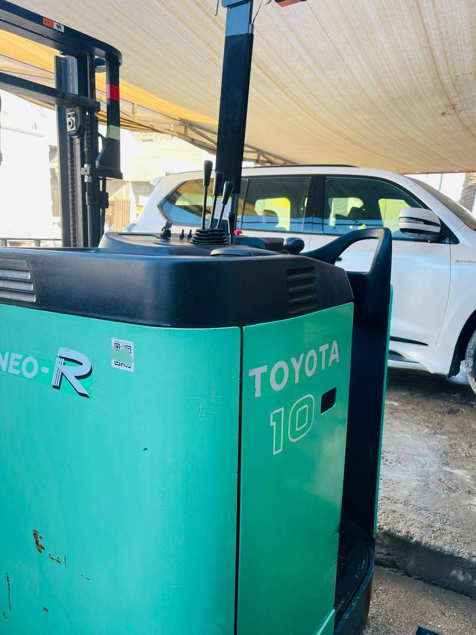 يتوفر لدينا رافعات شوكيه مخزنية شحن وارد يابان مختلف الاحجام للاستفسار ***********
