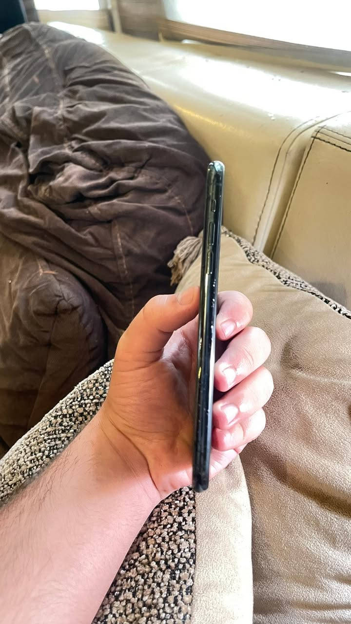 السلام عليكم
ايفون ١١ برو ماكس
ذاكره ٦٤
بطاريه ١٠٠
مستبدل شاشه وبطاريه اصلية شرط
فيس ايدي متوقف
بي طبع مال تيك توك 
لون زيتوني 
سعر ١٨٠ 
واتساب ***********
