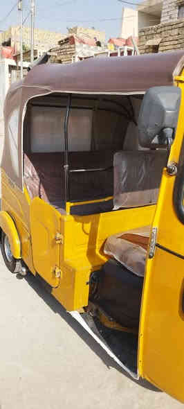 السلام عليكم تكتك البيع موديل 21 اوراق  اصفر لونين الدوس معمره والموس والباقي مابي شي كشرتها حلوه مكينه مجفته
بوشه وبستم تجي وتكلب وتشوف وتقتنع
السعر 5 مليون و 900 مكاني العمارة العوفيه
رقمي ***********
