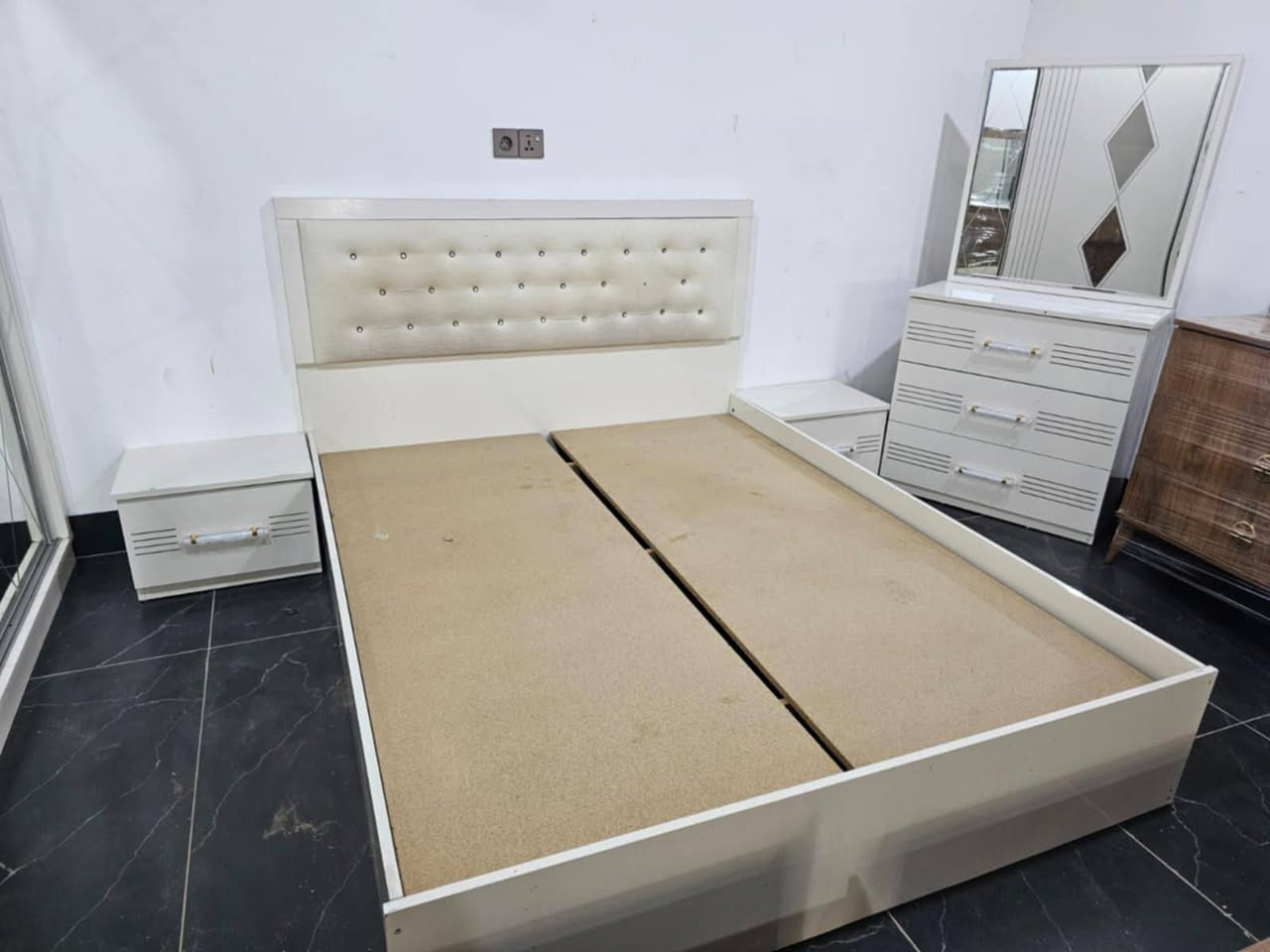 غرفة النوم نضيف مابي عيب شراي تعال خاص


**إذا كنت صاحب هذا الإعلان وتريد حذفه لأي سبب، رجاءا أرسل رسالة إلى الدعم الفني**