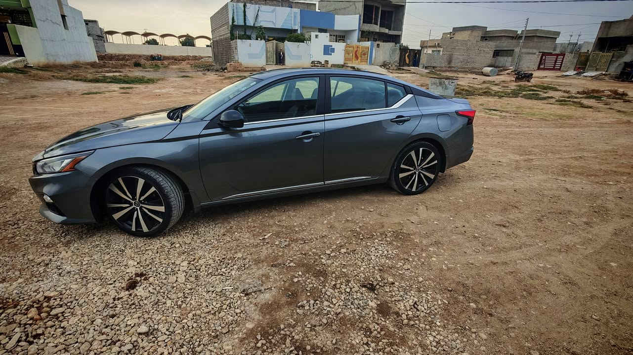 السلام عليكم
نيسان التيما 2022 SR 

الون رصاصي

السعر 150$ 

كلين ضرر دعاميه اماميه مرجعيها نفسها مكفوله من الصبغ  وحادث خفيف  بهلال الجاملغ الخلفي  مرفقة الصورة  بالمنشور  واكو شخط بالباب 

مواصفات SR فول عدا الفتحه

محرك 2.5 

بصمة ابواب بصمة تشغيل

تشغيل عن بعد

شفتات ستيرن

رادار امامي 

رادار جانبي

حساسات خلفيه

توقف ذاتي

تنبيه الخروج عن المسار

شاشه  تدعم كار بلي

كشن  السايق كهرباء 

العنوان :ديالى

مبدللهة جامة امامية جديدة 
وتخم تاير جديد 
السيارة باسمي  ترد تحويل تريد  وكالة 

كل الصور مرفقة بالمنشور 

***********
