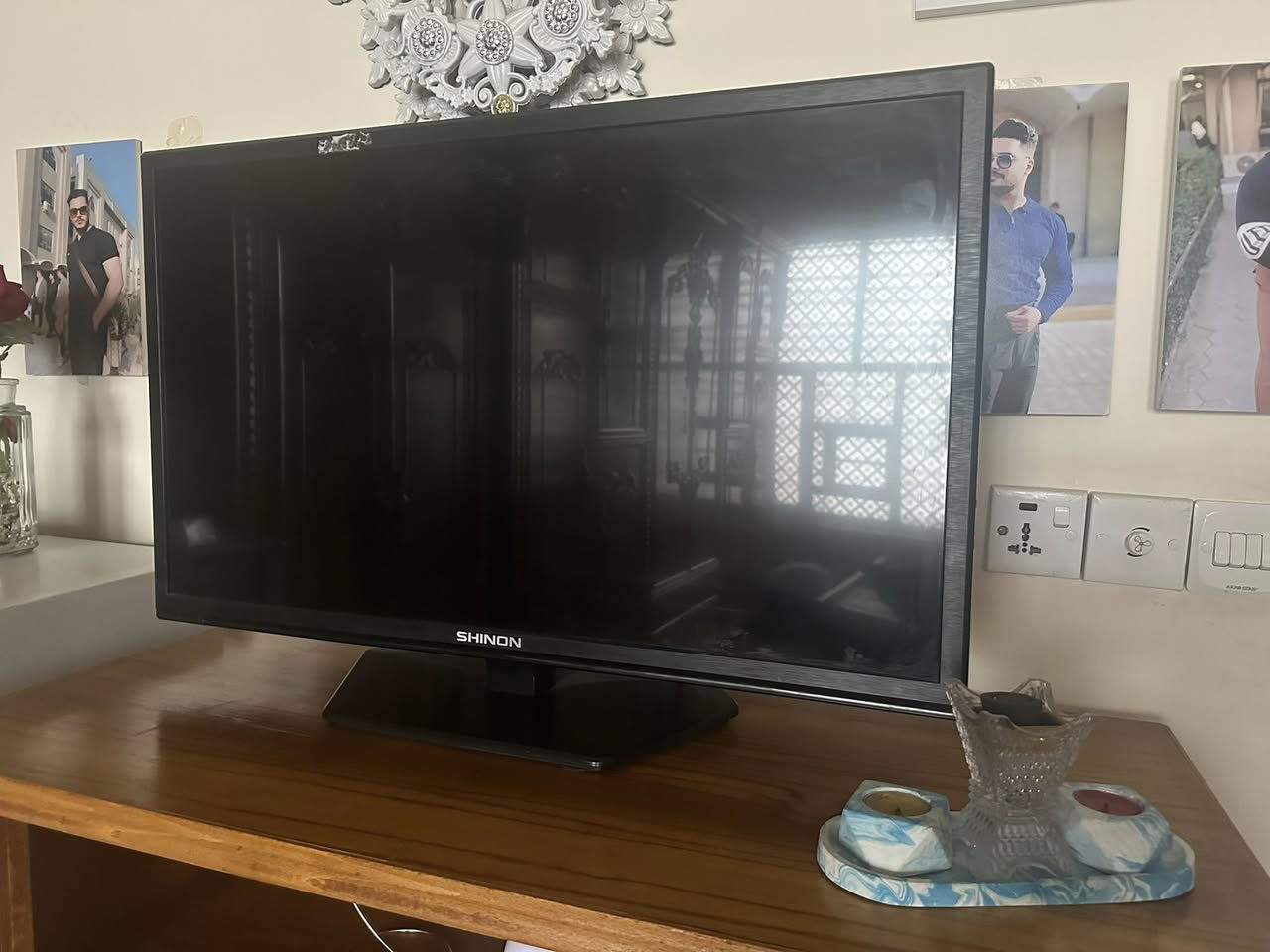 بلازما حجم ٤٢مع ميز  نوع دنكا بدون نت وبلازما حجم ٣٢ شازونا وجرابي خديد عدد ٢ مكان مدينه الصدر***********
