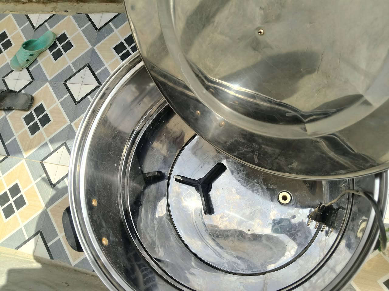 شجوه لبن مستخدمه قليل شرط شغل مكان قرب شركات نفط سعر 75  طوله 75سانتيم تجي وتفحص وتاخذ مراسله خاص او نتصال ***********
