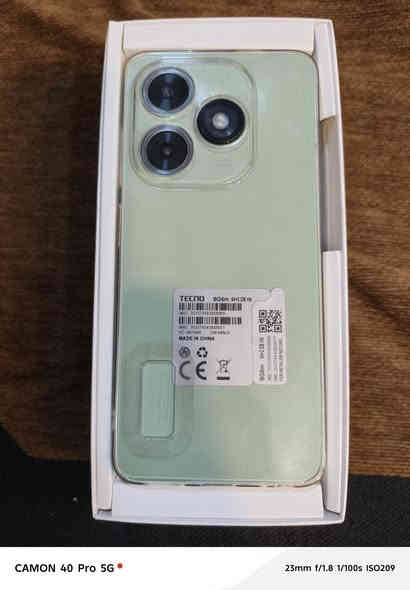 سلام عليكم شباب وبنات اقرة المنشور قبل لتخابرني تاج راسي انته 
تليفون تكنو سبارك جديد وليس مستخدم الاصدار الجديد ٢٠٢٤ للبيع ذاكرتة ٦٤ بطارية ٥٠٠٠  بوبجي ٦٠ فريم لون فستقي جهاز جديد ومكفول كفالة عامة وبلعافية على الياخذة وغراضة كاملة بلباكيت السعر ١٥٠ مكاني بغداد الحريه الشراي يراسلني خاص او يتصل بالرقم *********** بي واتساب واهلا وسهلا بلجميع
