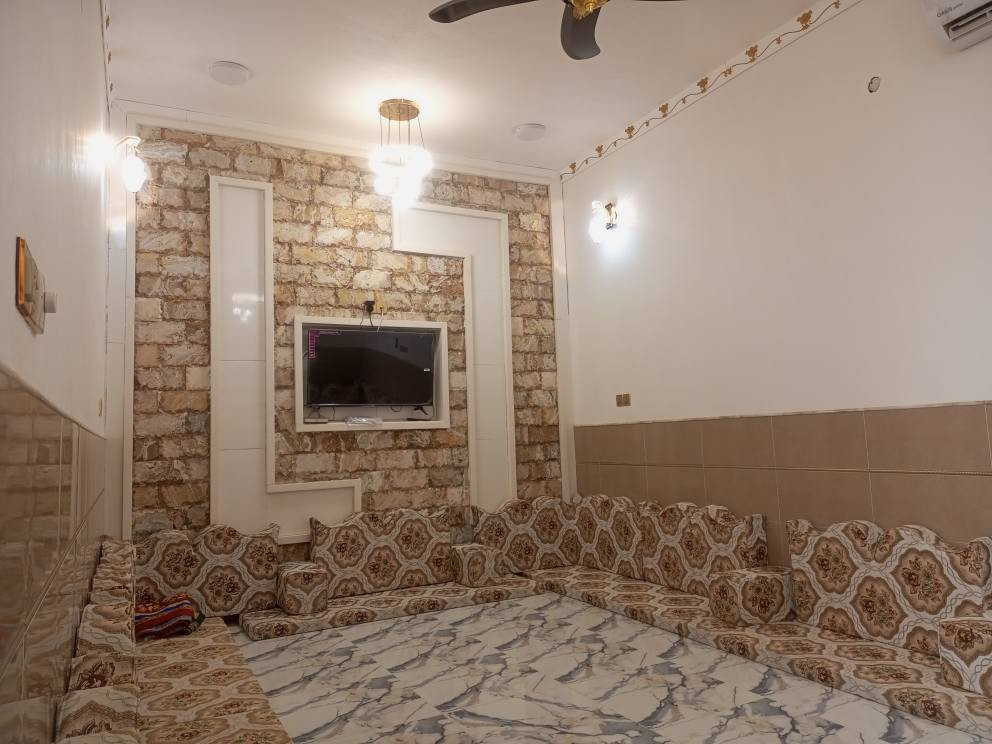 بيت للبيع 100م طابقين بناء حديث شغل درجه اولى عنوان حي الفداء شارع ابو لبنان مقاطعه 22 كرافت الخدمات سعر 155 مع المجال هاتف *********** ناصرية, ذي قار
