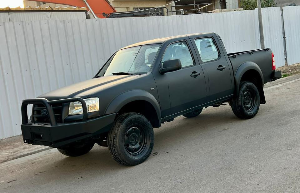 سلام عليكم للبيع فورد رنجر ٢٠٠٨ مزاد وزاره الداخليه تترقم 
معمره من صدر من داخل كله معمر كشنات سكف كاعيه كله جديد كهرباءيات كله شغاله وجاهزه للاخير السعررررررر ٦٥ ورقه وبيه مجال بسيط للاستفسار ***********
