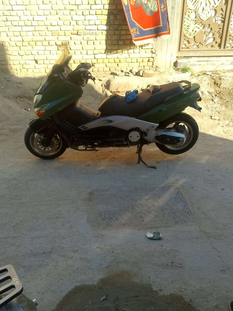 السلام عليكم دراجة للبيع تي ماكس مديل 2007 دراجة نضيف مكان با الناصرية التضحية شارع العلوه سعرها مليون 550 بيها مجال للشراي رقم *********** مو شراي لا يتصل
