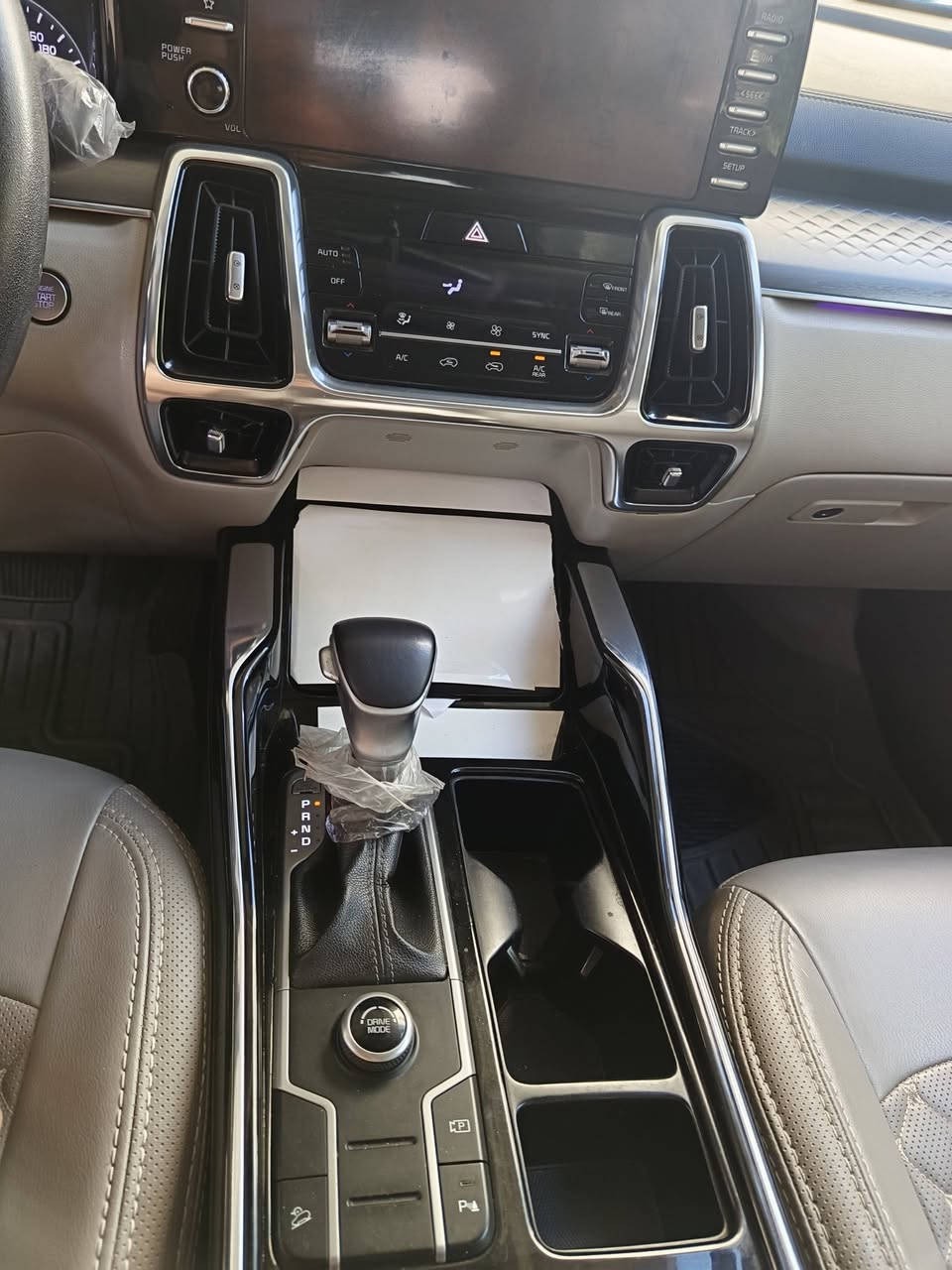 سلام عليكم سورنتو لبيع سياره خليجية موديل  2021 بيه بس بارد
سونار موجود مكان سياره الامين الثانيه قرب مطعم الرياضي 
***********
