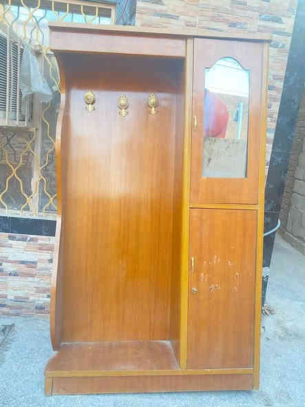 ملحقات غرفه للبيع تسكام سعر 300 وبيهن مجال  مكانهن بابل شراي تصل برقم ***********
