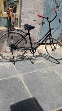 بيسكل للبيع حجم 26 سعر 55 وبي مجال 07830285464