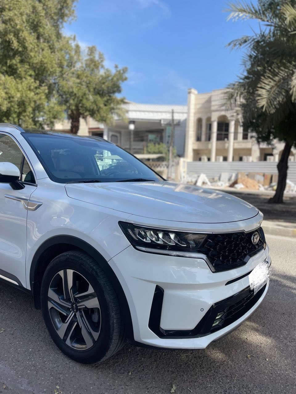 سلام عليكم سيارة سورنتو للبيع2021 
فوول 1/1. Vib 
5 كاميرات محيطيه فوول مواصفاته    
كشنات تدفئه تبريد + كهرباء 
تبريدهه ثلج ❄️ 
سقف بانورامي بالكامل 

ماشية67 الف فقط حقيقي السياره 

السياره محافظ عليهه بانزين محسن  
السياره محركهه 6 اسلندر

سايد بريك كهرباء 

دفع رباعي فور ويل 

٤ انضمه قياده 

كير ماوس 

تخم تاير جديد
وارد خليجي كفاله عامه من الضربه والبارد والخدوش
مكان السياره( السيدية) للاتصال (***********)  
 السعر 283 ورقه
