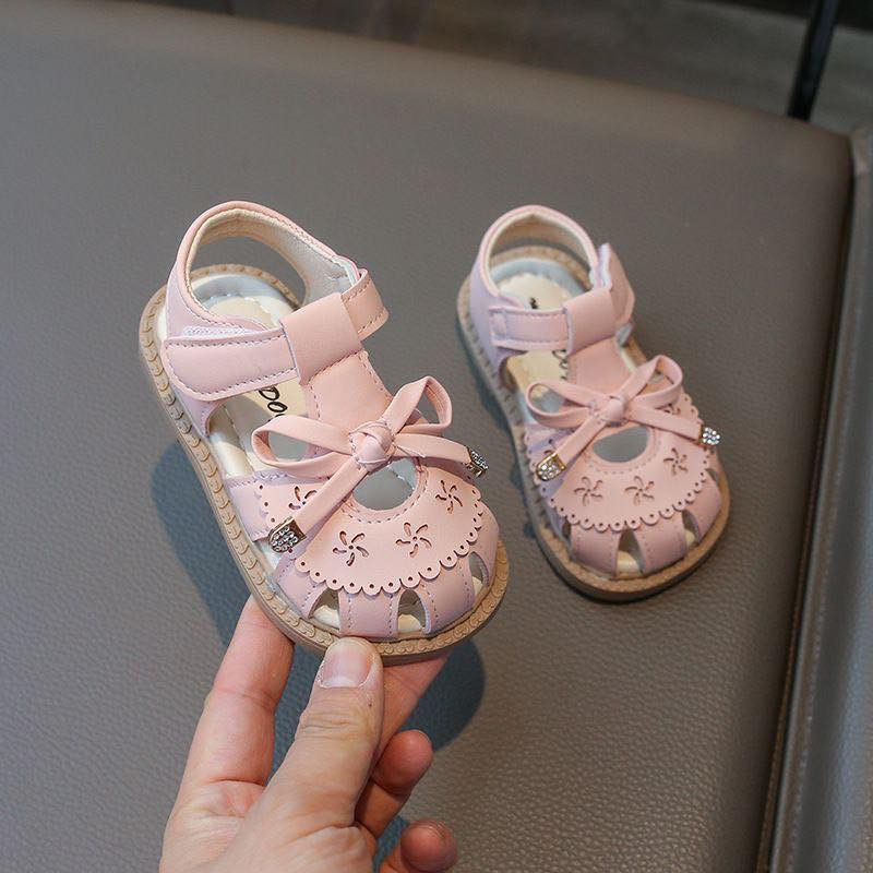 ✨ دللي أميرتك بأجمل إطلالة ✨
صندل بناتي ناعم وخفيف بتفاصيل ورود أنيقة 🎀
ثابت ومريح للمشي… مثالي للطلعات والمناسبات 🌸

📏 القياسات: من 21 إلى 30
💰 السعر: 17 ألف د.ع
🎨 متوفر بلونين (زهري – أبيض)

📍 العنوان: كوت، شارع ألف عافية، ركن شارع بدلات الأعراس، مجمع جنائن واسط، قرب أزياء فوازير 2
📦 توصيل إلى جميع محافظات العراق

#سنتر_علي_هادي
#احذية_اطفال
#صندل_بناتي
#احذية_بنات
#كوت
#جنائن_واسط
#موضة_اطفال
#تسوق_اونلاين
#توصيل_لكل_العراق


**إذا كنت صاحب هذا الإعلان وتريد حذفه لأي سبب، رجاءا أرسل رسالة إلى الدعم الفني**