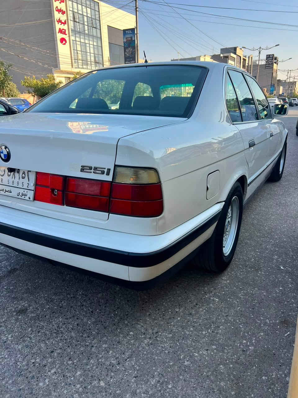 525 
السعر 68 $
للبيع رقم نينوى 
جاهزه بدون صبغ سياره جديده اصل 535 مبدل كير ومحرك 25 جديد 
تبريد طخم تاير جديد جاهزه 
موديل 1989
كوبون بيها
مكاني موصل حي زهور 
***********
