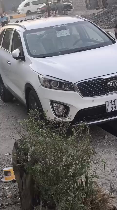 السلام عليكم 
سورنتو 2016  خليجية الشركة الدولية
رقم بغداد  دولي هزة جديدة باسمي شخصياً
6سلندر 
7راكب
3قطع تبريد
بصمه وابواب
مري شفط 
بردات بلادي
حساس امامي خلفي
كامر خلفيا
لايت زينون
بك لايت LED
السيارة بالواقع احلى من الصور مناقصها برغي دينار متصرف عليها
كير مكينه بلادي على وضع الشركة سبانة ماممدود علي
السعر  مكاني بغداد  للاستفسار ***********
