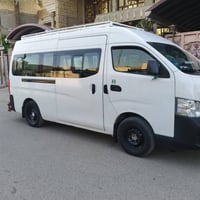 نيسان يورفان عاليه 2019  سياره كفاله عامه بيها مكانين صبغ   وبيها رصعه...