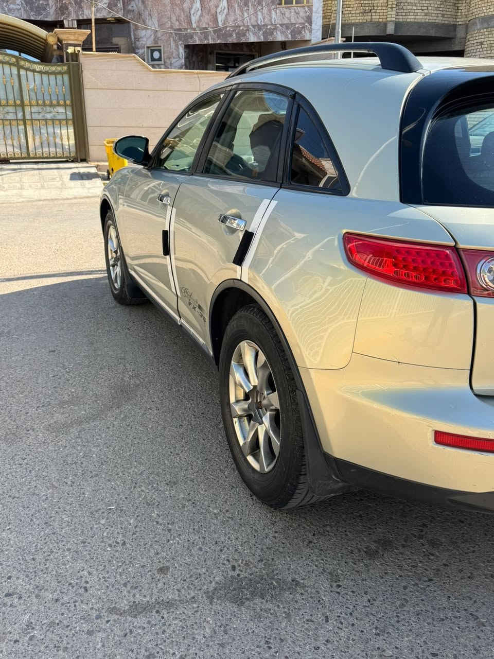 السلام عليكم
نيسان انفنتي FX35 موديل2007 Limited وارد امريكي لون ذهبي رقم بغداد مميز بأسمي السيارة مكفولة من الصبغ والحادث  فول مواصفات ومابيها كل نقص جاهزة من كلشي السعر 95 وبيها مجال للاستفسار ***********
