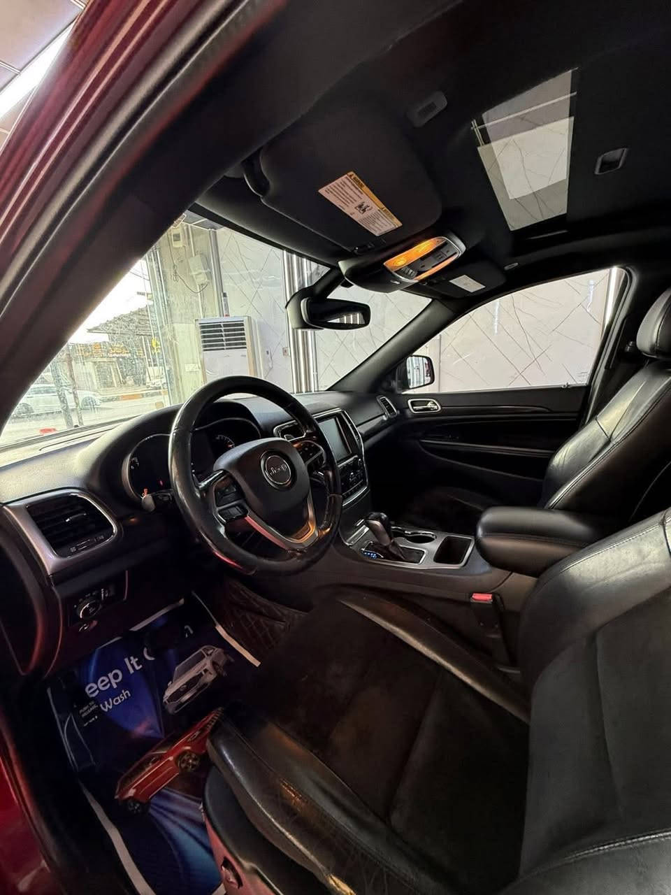 سلام عليكم. البيع. فقط. 

جيب فئة:  بلاك توب 

موديل:  2017. حادث. بس بنيد. فقط. بدون. دواخل 

مكينة:    )6 اسلندر

سيارة نظيفة جدا جدا بعد عل وضع شركة سيارة مال جناي 

المواصفــات  فول

فتحه 

كشن حار بارد 

كشنات جلد 

ستيرن هيتـر + كهرباء

 نضام ايكو

صندوك كهربائـي

سماعات سستم صـوت

دمام بالصنـدوك

بصمة و تشغيل عن بعـد

نظام متعدد اوتو للطرق

مري قلاب وشفط 

باقي موصفات ماذاكرهن. بل اتصال. 

اتصال***********
سعر خاص تصل بيك خير او تدلل
