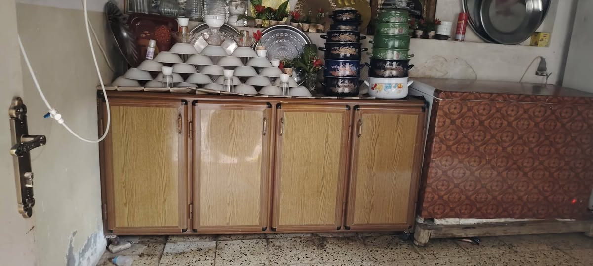 السلام عليكم كاونتر للبيع 3 قطع كما وضح بل بل صوره كاونتر مستعمل السعر 250 بي مجال *********** او المراسله عل ماسنجر
