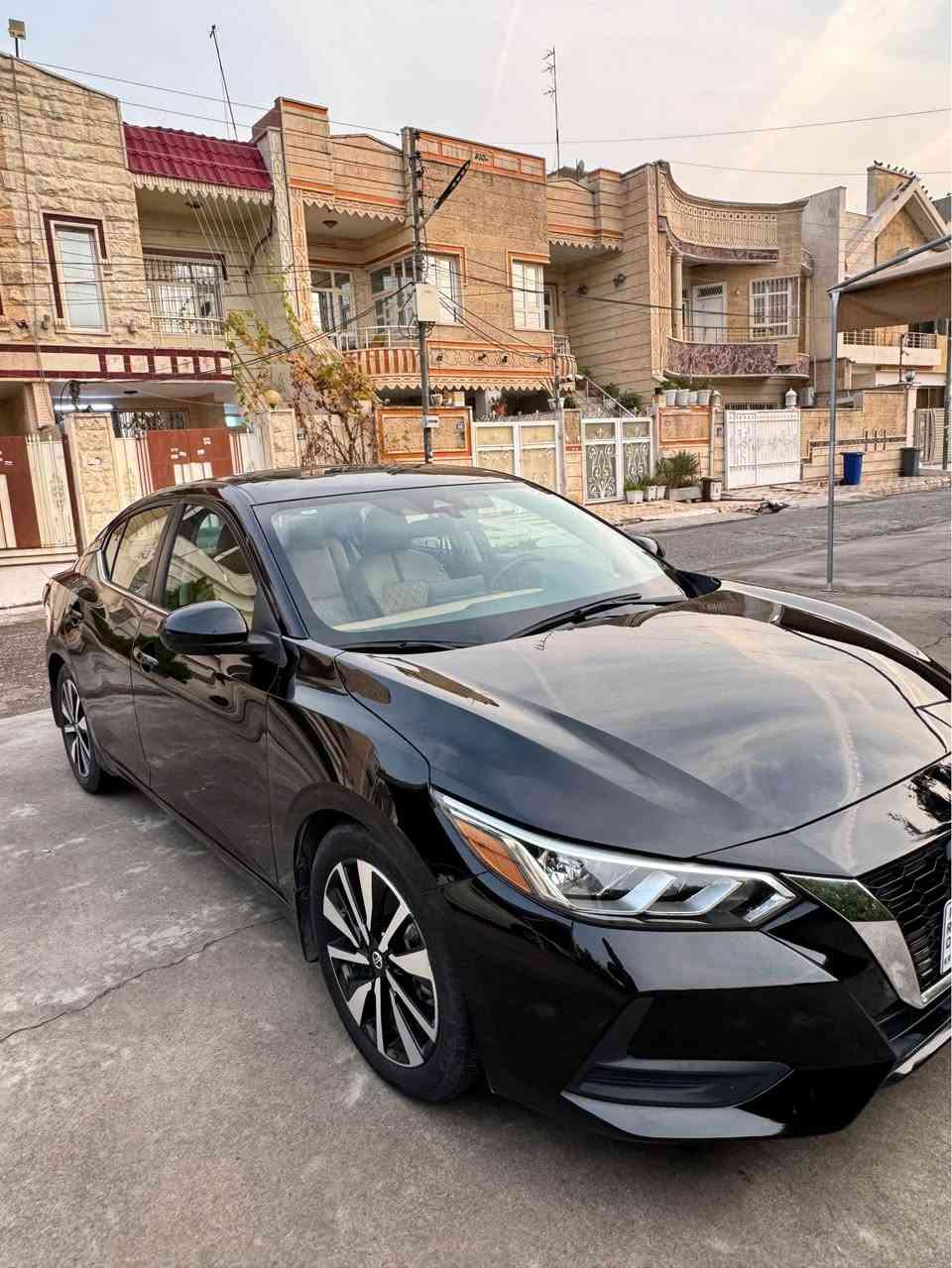 نيسان سنترا 2023  SV plus 
مواصفات امريكي بدون قطرة صبغ بدون تبديل 
رقم اربيل
حادثهه دعامية امامية فقد واصبع من البنيد بارد
ارباك ستيرن ودشبول  بسبب حساس الارباك متاثر بضربة الدعامية وراجعة بمكانهه ومبرمجة 
محرك 2000 تنفس طبيعي 
بصمة 
سلايد 
جلد مشمشي
رادارت امامية جانبية
تنبيه خروج عن مسار 
توقف ذاتي امامي خلفي في حال اجسام متحركة 
تدفئة كشنات امامي 
هيتر سكان 
تبريد بيانو مو يدوي 
ابل كار بلي واندرويد
ماشي 33000 كيلومتر وقابل للزيادة 
سعر / 15.500$
واتساب *********** أربيل, العراق
