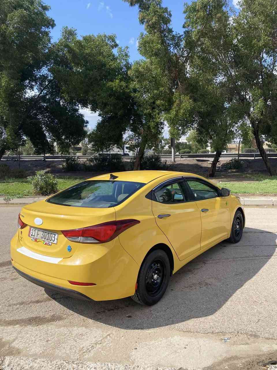 السلام عليكم النتره ٢٠١٤ حادثها جاملغ امامي السياره حلوه وجاهزه ربع ماتصرف عليها بوجهك للشارع تخم تاير جديد مكين ١٨٠٠دوش صبغ وياله حراري 
لايت كله زنون مدوشمه گاعيه جلد وكشانات  مواصفات معروفه شاشه وكامره وتحكمات  
السعر ١٠٢ مكاني بغداد
***********
