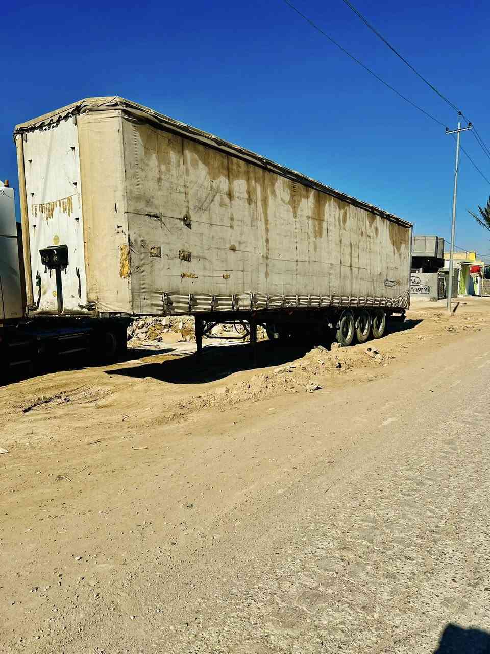 ‏للبيع عربانة نص جناب السعر 60 وبها مجال)(***********)(***********
