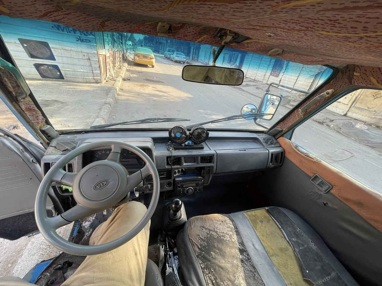 السلام عليكم كيا بنكو ٩٥كير مكينه اكسل شاصي مكفولات صدر واكسل مال فنتيره مكينه لا تنقيص ولا تبخير السياره بيه اخياس بلحصيره رقمه كوت انكليزي بسمي مكان سياره بغداد مدينه الصدر السعر ٤٣وبيه مجال رقم ***********
