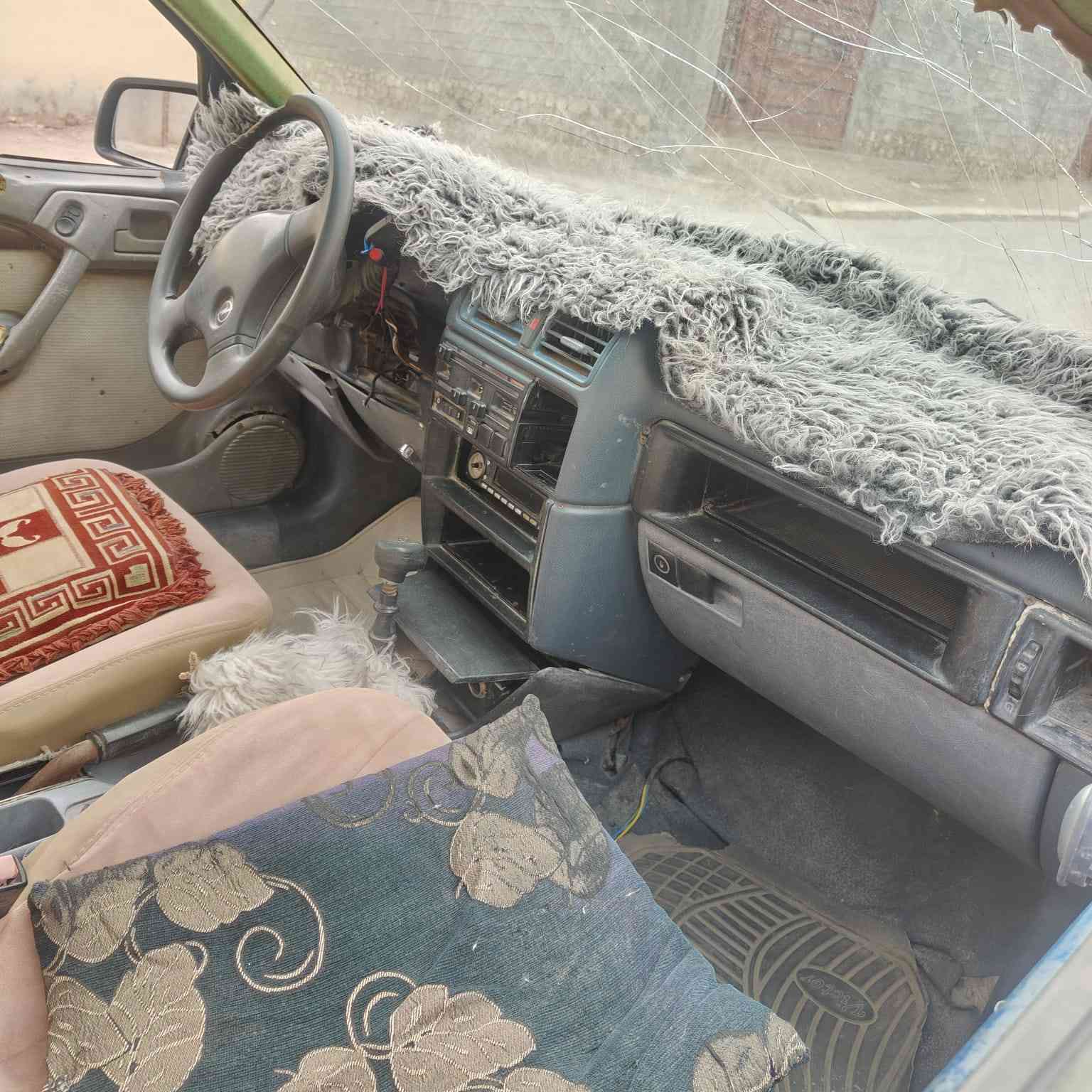 سلام عليكم مكلف بنشر سياره فكتره رقم اسود كير ومحرك مكفوله موصله 10ورقات 
مطلوب مراوس بماطور سولنك 2025
***********
