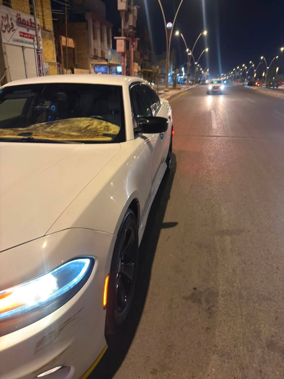 جارجر 2017 اصل  رقم واسط رقم دولي بأسمي
مواصفات SXT  شاشه كبيره كشنات جلد حضن ويل كب 18 بصمة تشغيل وابواب وتشغيل عن بعد  لايت زنون شمسي محرك 3600  كير تبريد ثلج  حداديه جديده عليها منظومه غاز السياره وارد امريكي حادث جاملغ وبنيد بدون ارباك والسونار موجود 
مكان السياره الناصريه مركز سعرها 165 وبيها مجال حك الجيه 
*********** واتساب
