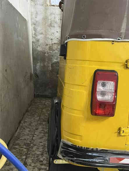 السلام عليكم تكتك للبيع مديل ١٩رقم وسنويه سعر ٦٧٠٠
وبيها مجال شي قليل مكاني بغداد الجديده الشراي يتصل ***********
