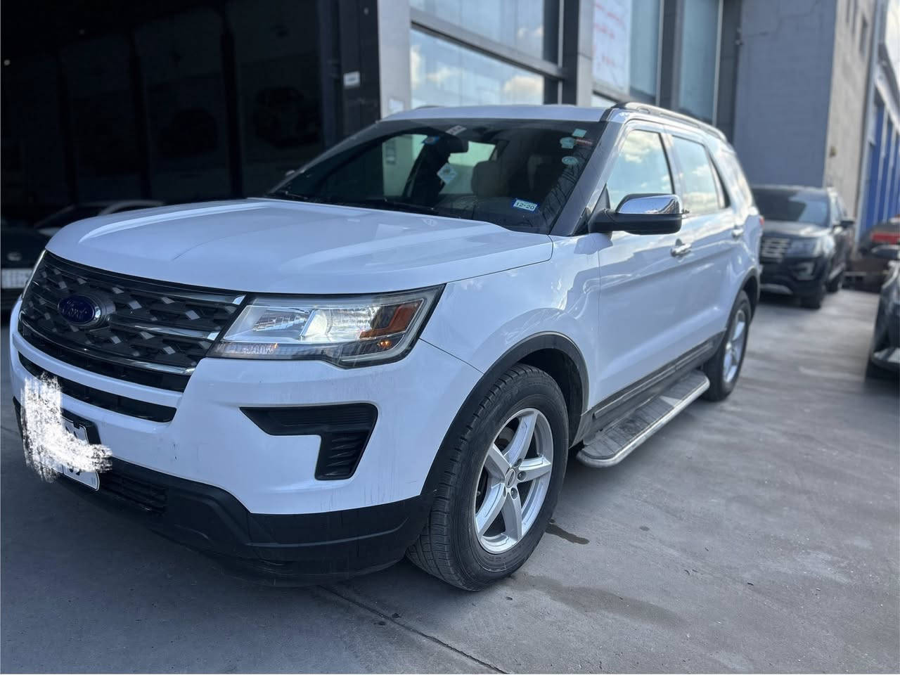 السلام عليكم 
فورد اكسبلور 
2019
الضرر فقط تعديل بارد چاملغ خلفي و دعامية مبدل و مبخوخ 
و الصور مرفقة  عنوان السيارة اربيل السعر 205 و بيها مجال 
***********
