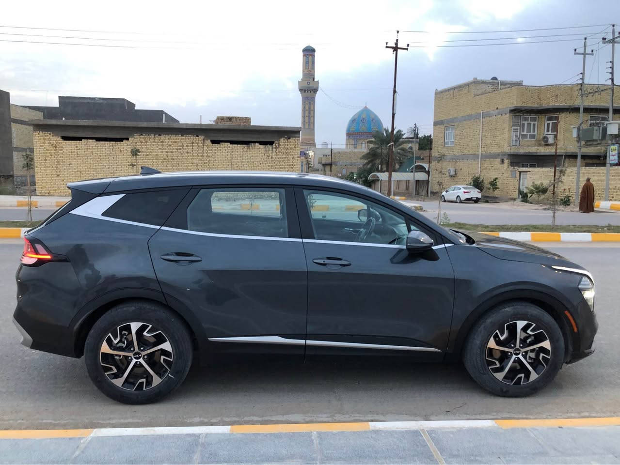 كيا سبورتاج ٢٠٢٤ مواصفات EX
فول عدا الفتحة 
السيارة جاهزة دهن مكينة الماني وكالة 
ماي راديتر الماني اصلي جديد
ماشية ٣٢ الف كيلو 
السعر 208 وبيها مجال بسيط
مكان السيارة الناصرية
*********** ناصرية, ذي قار
