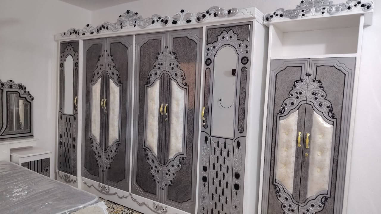 غرفه عراقيه  لبيع جديده ما مستخدمه سعره مليون و ٢٠٠
ل استفسار *********** واتس اب
