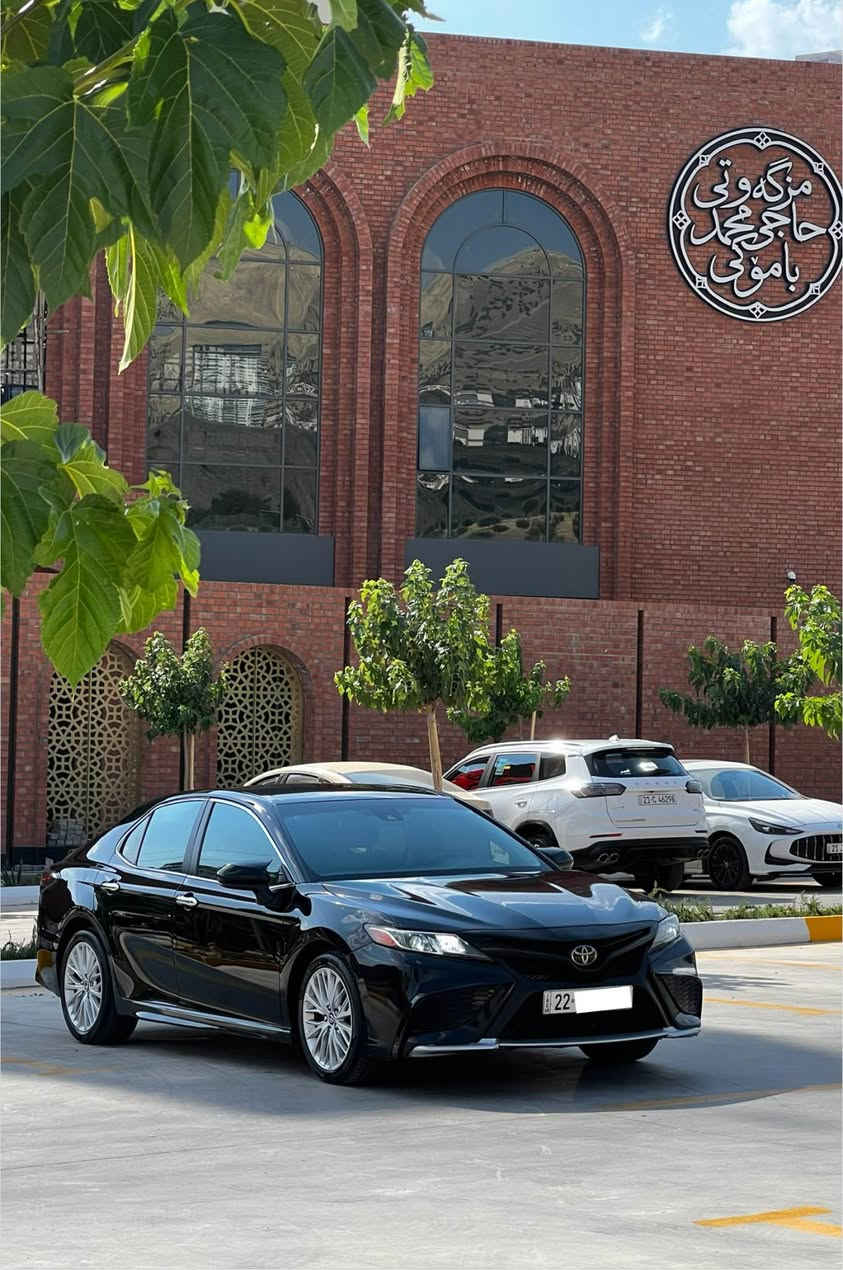 Toyota Camry SE نمونە لە جوانی ڕەشی قەتران 
کامل جوانکاری بۆ کراوە پێشی کراوە بە ٢٠٢٤ 
بەگلایت لێگزز - ویلی کامری ڕوسی تاقانەیە لە جوانی 
مواسەفاتی SE ( کوشن جلد و کارەبا - ڕادار و خەتی جادە - گێڕ سپۆرت سوکان - Carplay) 
١ پارچەی بۆیاخە بەس بۆنیت - ٢ پەڵە ساردی هەیە 
١ پەڵە pdr 
مودیل ٢٠١٨ یە ١١٢ هەزار ڕۆیشتووە 
گێڕ و مەکینەی نەکراوەتەوە بەشەرت بێ عەیبە 
ڕەقەم هەولێرە سەنەوی تا ٢٠٢٩ تازەیە 
سەیارەکە لە سلێمانی ناوشار 
نرخ: ١٦٠$ و معامەلەیەکی کەم 
سەیارەی مەعرەز نیە گۆڕینەوەش ئەکەم
*********** السليمانية, العراق
