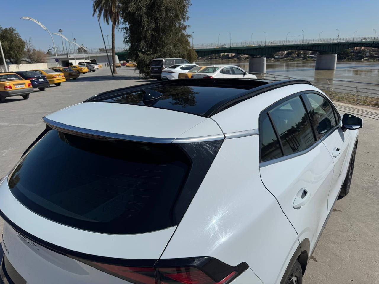 السلام عليكم
سبورتج موديل ٢٠٢٤ فول مواصفات ١/١ 

مكفوله كفاله عامه ماشيه ٣١٠٠٠ الف رقم بغداد الجديد مع هزه جديده اط استفسار الاتصال على  الرقم ***********
