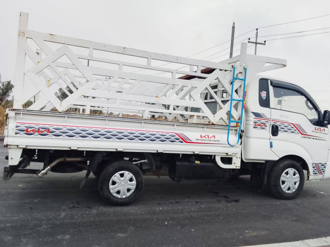 السلام عليكم كيه موديل215كفاله من كلشي بلاد تبريدتدفىأوتخم تايرات رقم واصط بسمي دوشمه جديده لمكان ناصريه مامتواجدعل فيس هاذه رقمي*********** سعره 105وبيه مجال
