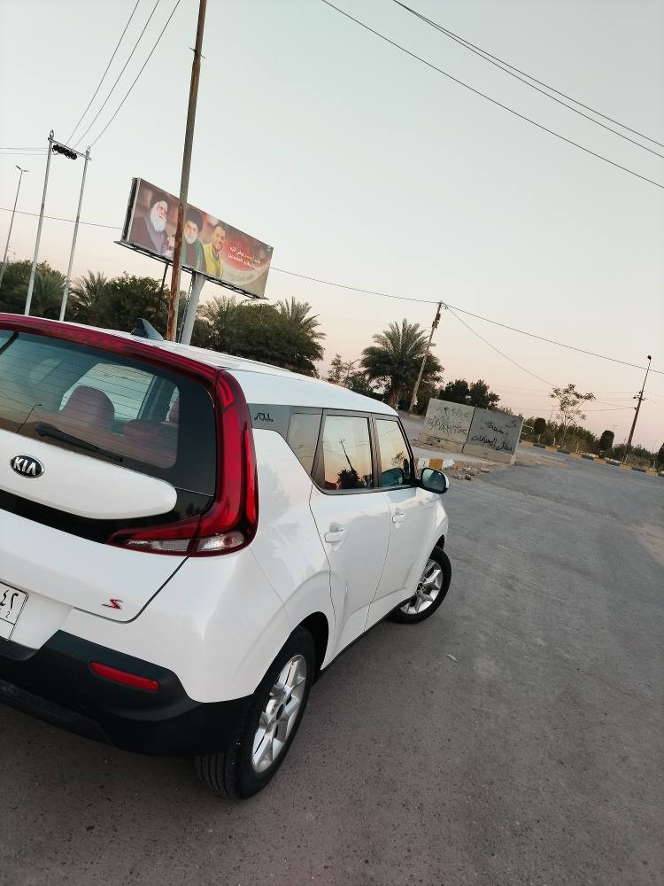 للبيع كيا صول وارد امريكا 
موديل2020 رقم بابل 
مكينه2000 دوش
شاشه كبيره 
كاميرا
رادارات
ويل كب 
ماشيه 61 
كلها ليبل واحد بدون تبديل 
بيها صبغ جاملغ وباب جهة اليمين 
والدور الخلفي جهة السائق
مكاني بابل 
*********** حلة, بابل
