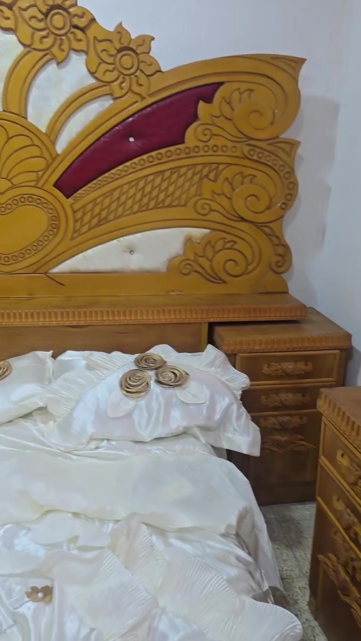 السلام عليكم عندي هاي الغرفه البيع 
العنوان الموصل أيسر حي صدام


**إذا كنت صاحب هذا الإعلان وتريد حذفه لأي سبب، رجاءا أرسل رسالة إلى الدعم الفني**